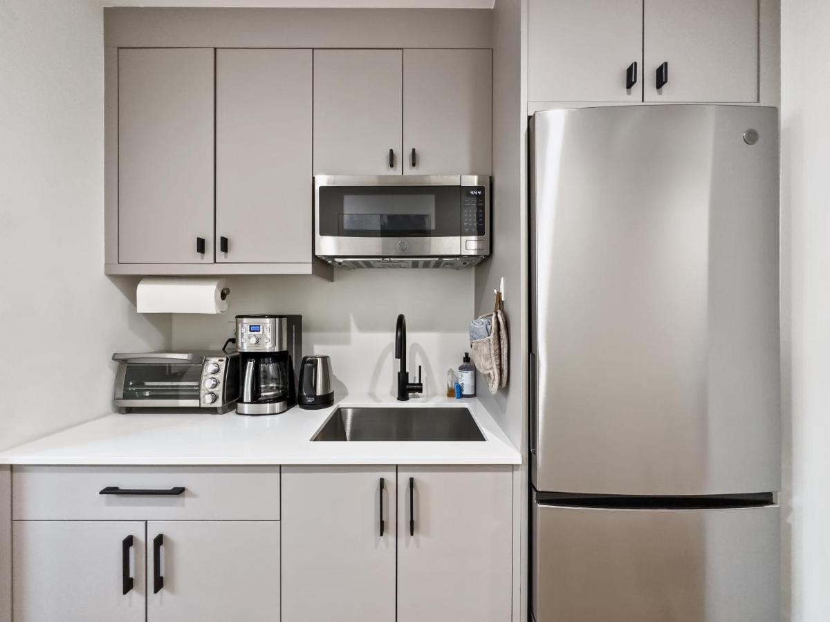 Modern Apartment Near Light Rail 西雅图 外观 照片