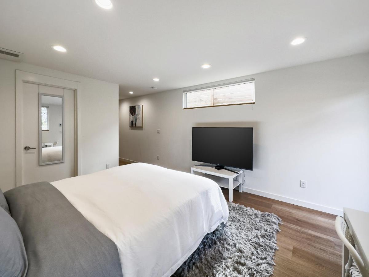 Modern Apartment Near Light Rail 西雅图 外观 照片