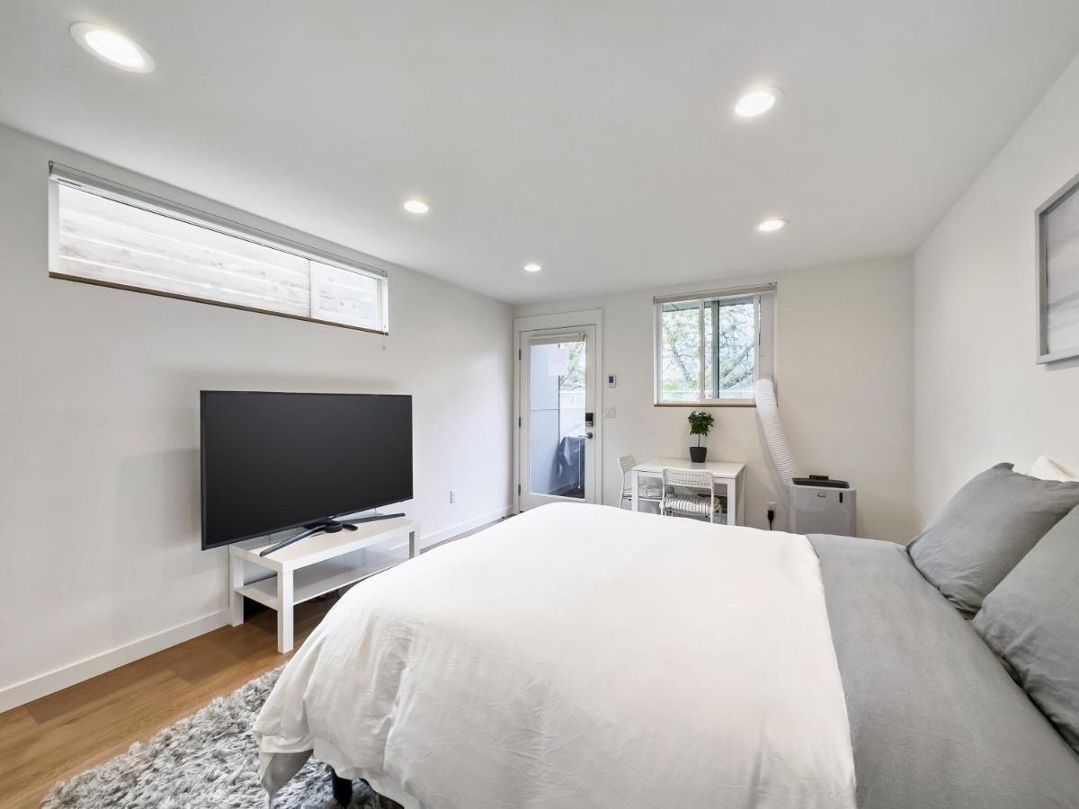 Modern Apartment Near Light Rail 西雅图 外观 照片