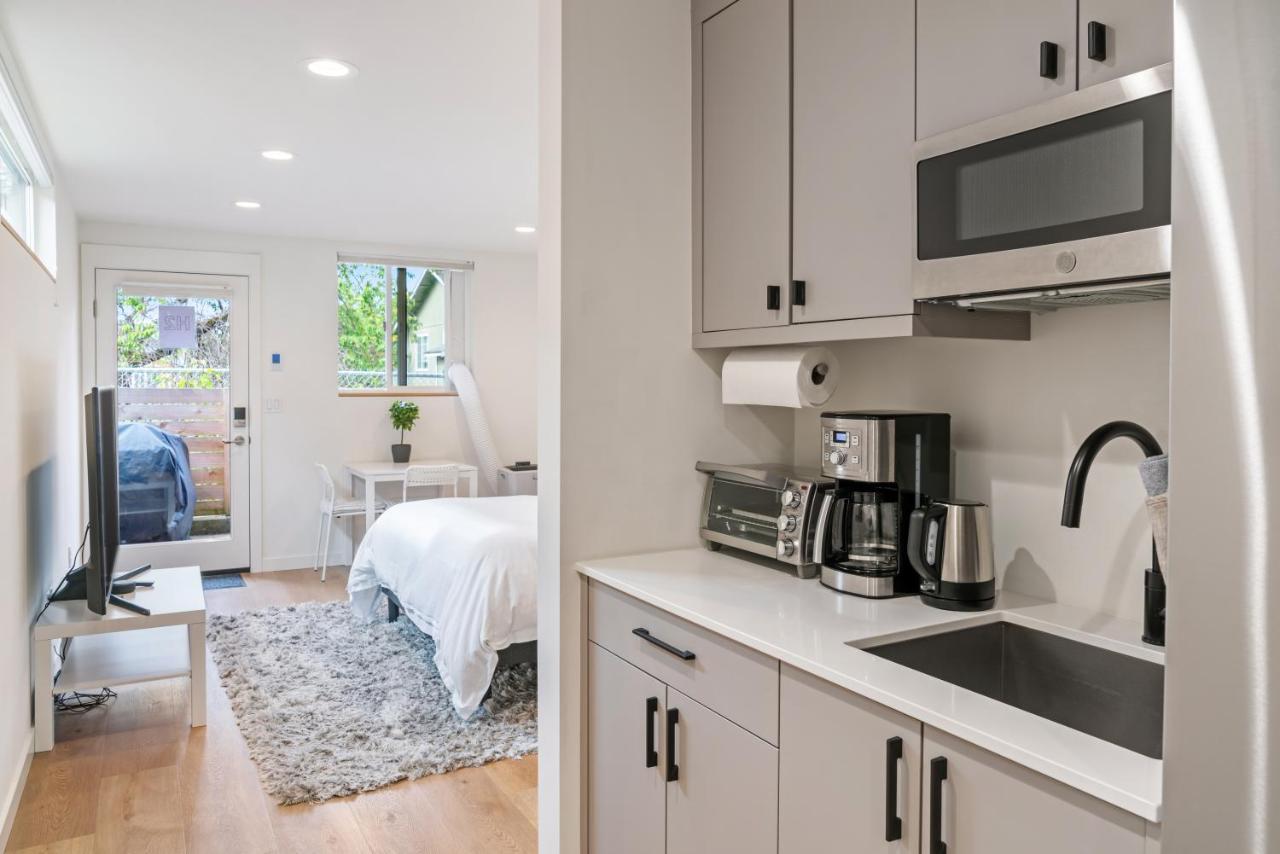 Modern Apartment Near Light Rail 西雅图 外观 照片