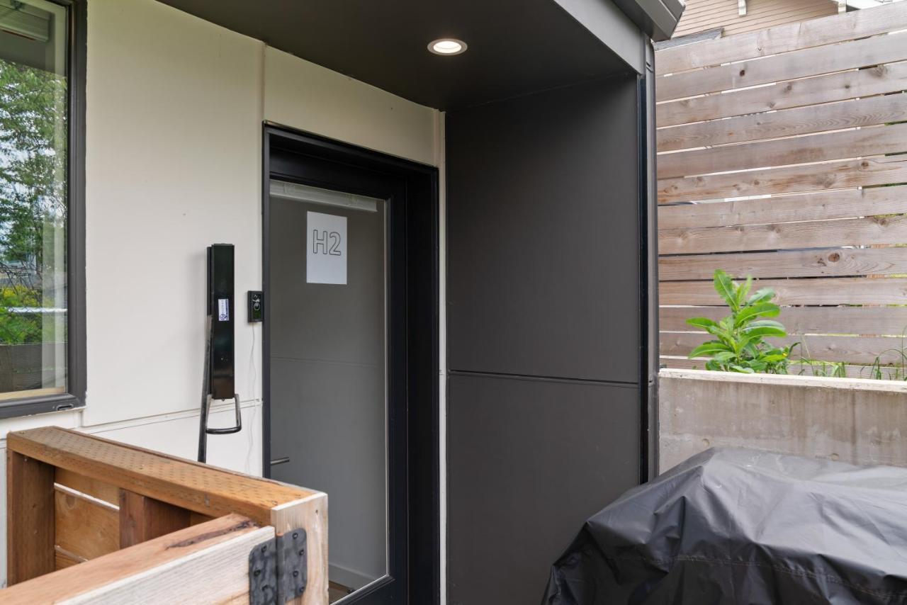 Modern Apartment Near Light Rail 西雅图 外观 照片